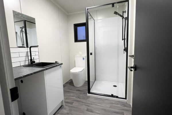 Bathroom Lanscape-min