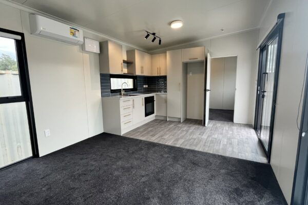 Lounge_Kitchen-min